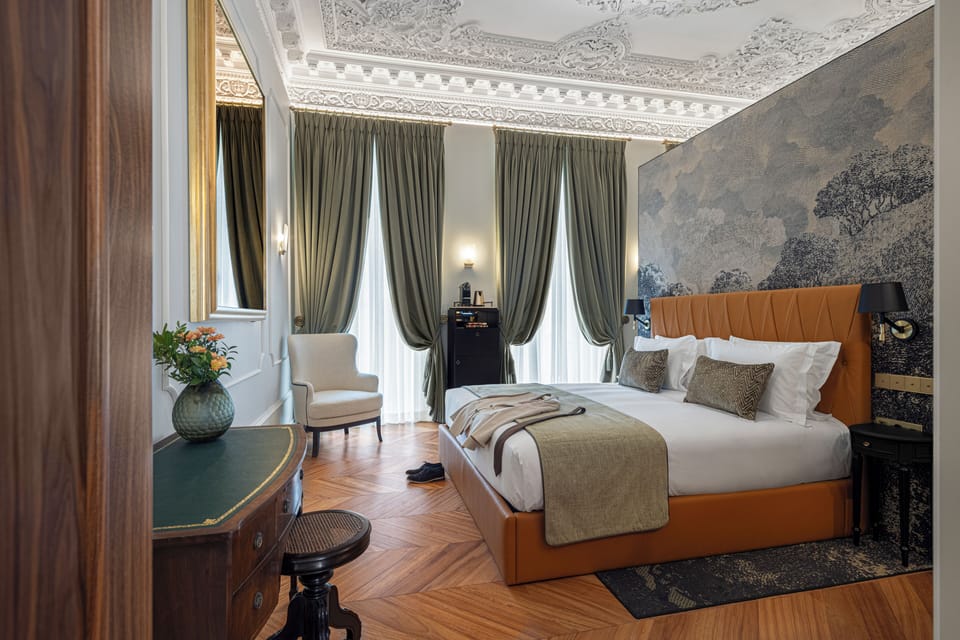 Palace Room Premium | Bathroom | Slippers, towels