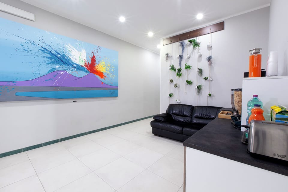 32-inch Smart TV with cable channels, TV
