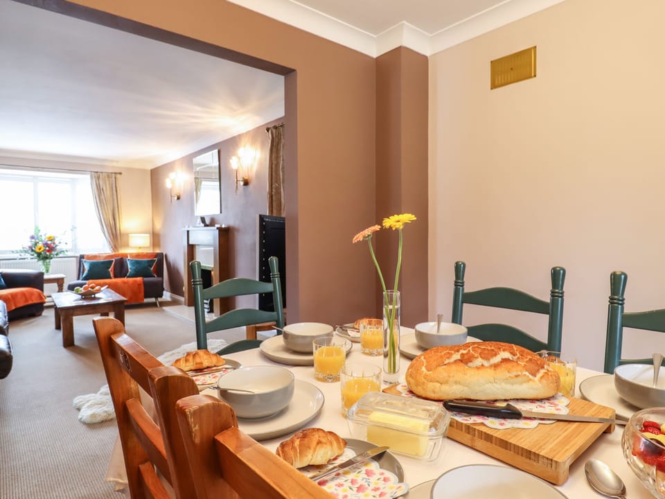 Cottage | Interior