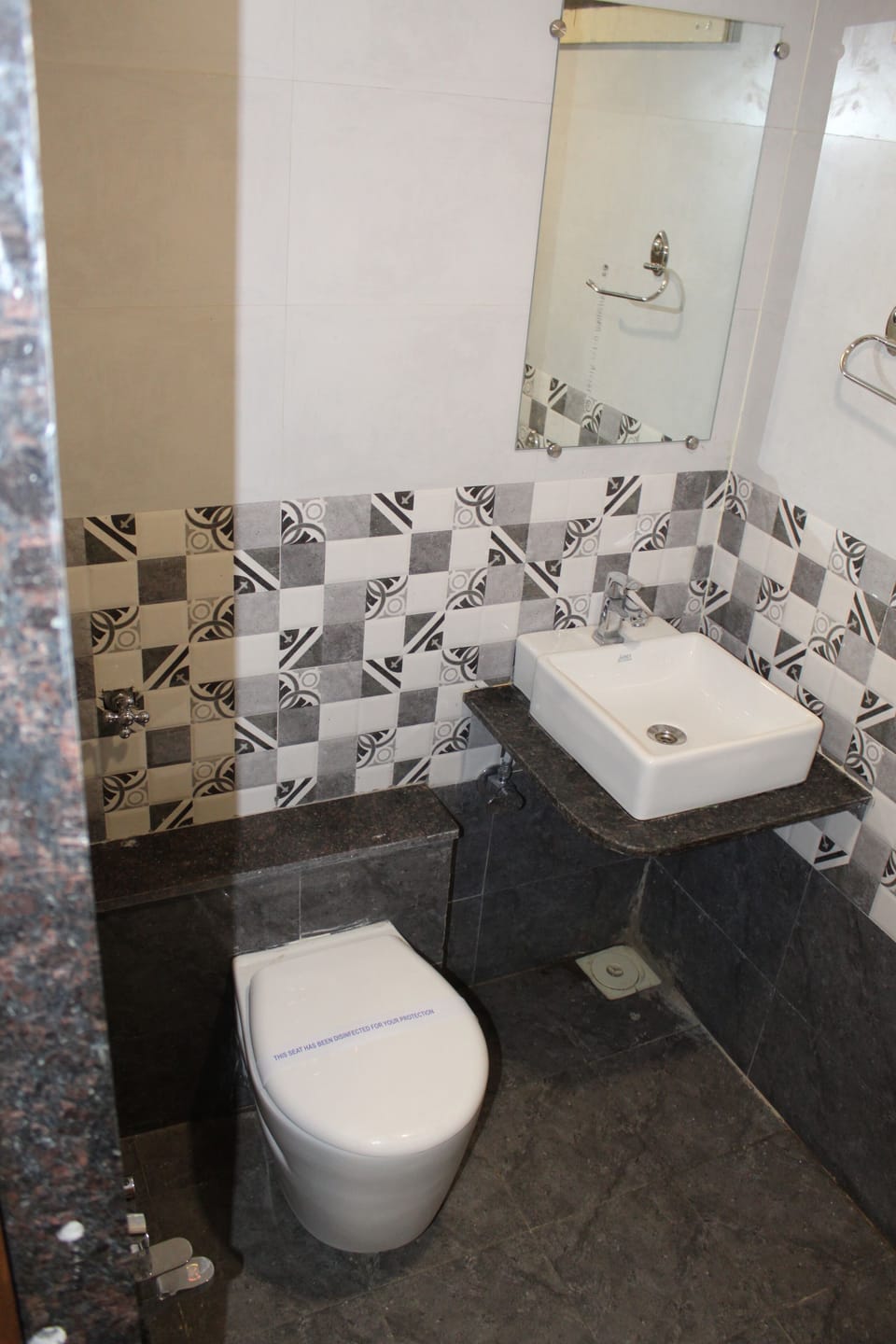 Standard Double Room | Bathroom | Shower, rainfall showerhead, bathrobes, towels