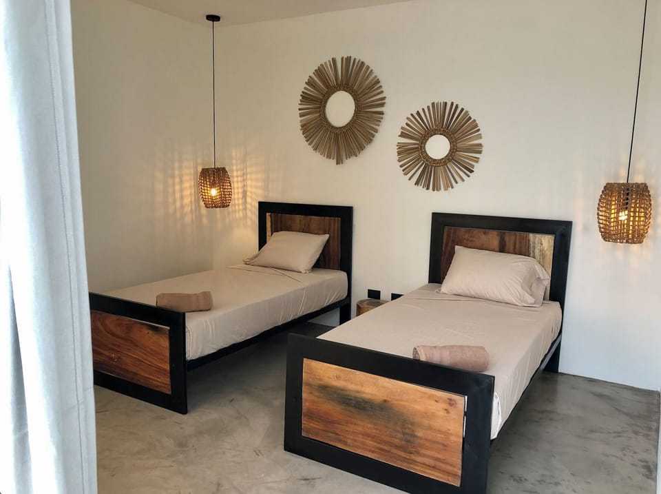 WiFi (free), bed sheets