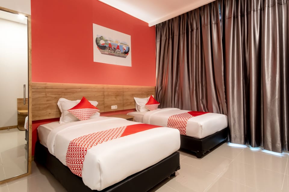 Deluxe Twin Room | Desk, WiFi (free), bed sheets