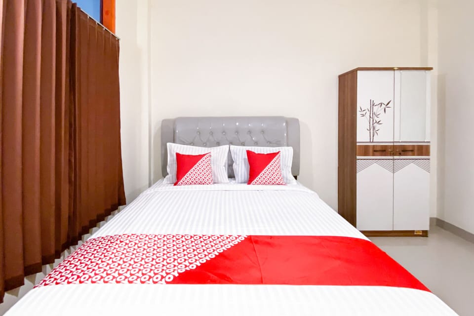 Standard Double Room | Desk, laptop workspace, free WiFi, bed sheets