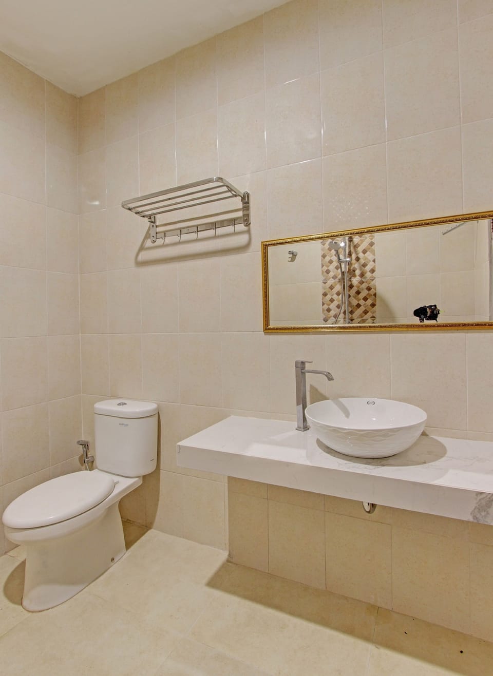 Shower, free toiletries, towels, soap