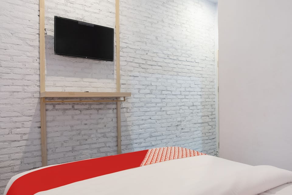 Standard Double Room | Desk, laptop workspace, soundproofing, WiFi (free)