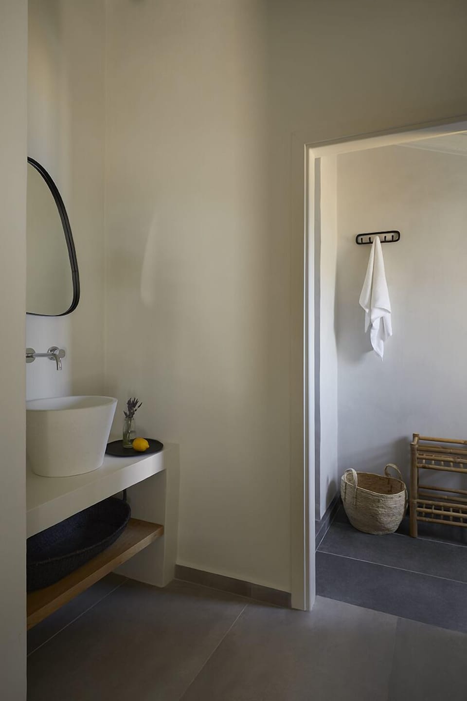Premium Suite | Bathroom | Shower, towels