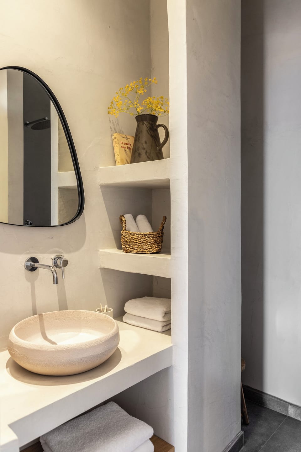 Junior Suite | Bathroom | Shower, towels