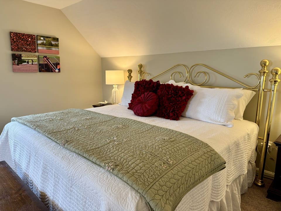 Premium Suite, 2 Bedrooms, Ocean View | Premium bedding, iron/ironing board (on request), WiFi (free)
