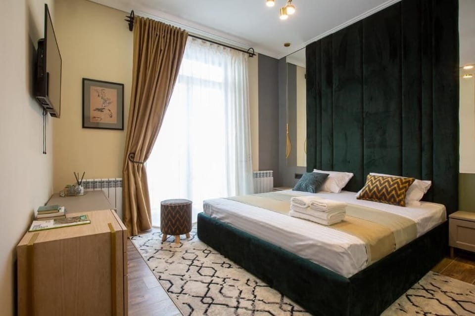 Luxury Villa, Lanai, City View | Premium bedding, minibar, in-room safe, individually decorated