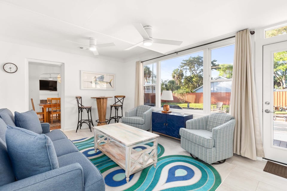 House, Multiple Beds, Kitchen, Pool View | Living area | TV