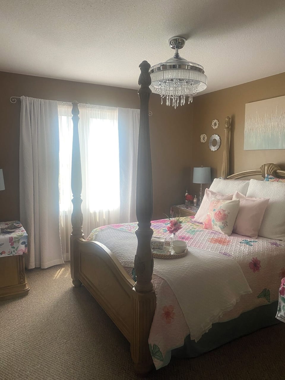 The Champagne Room, 1 Queen Bed  | Free WiFi