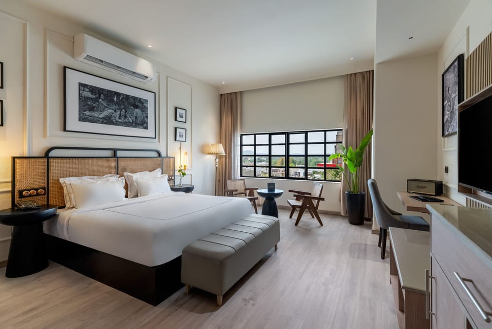 Premium Courtyard Suites with bath tub | Minibar, iron/ironing board, free WiFi, bed sheets