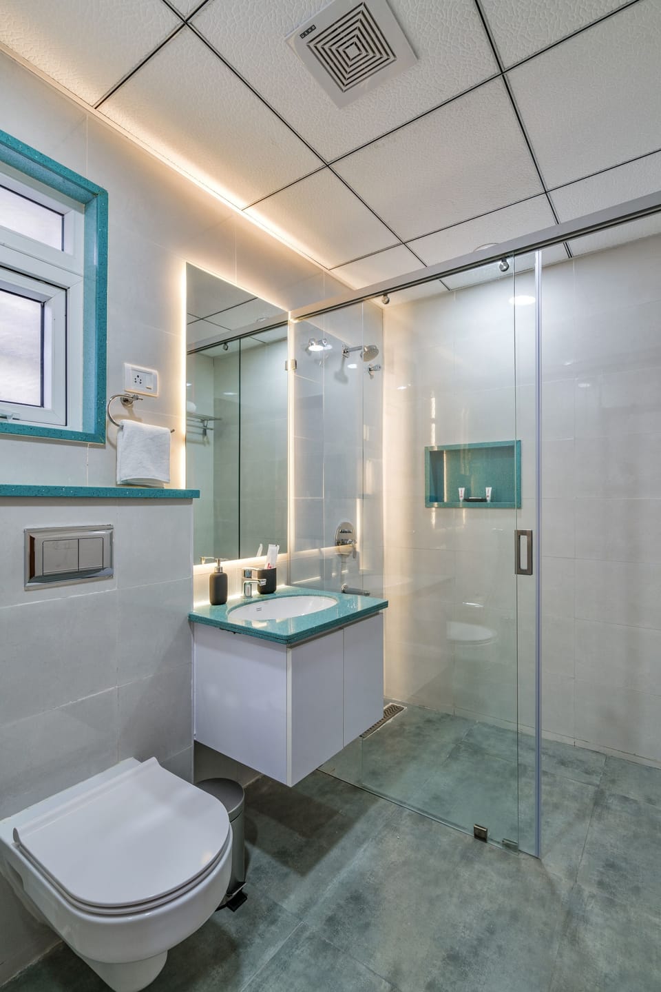 Free toiletries, hair dryer, slippers, bidet