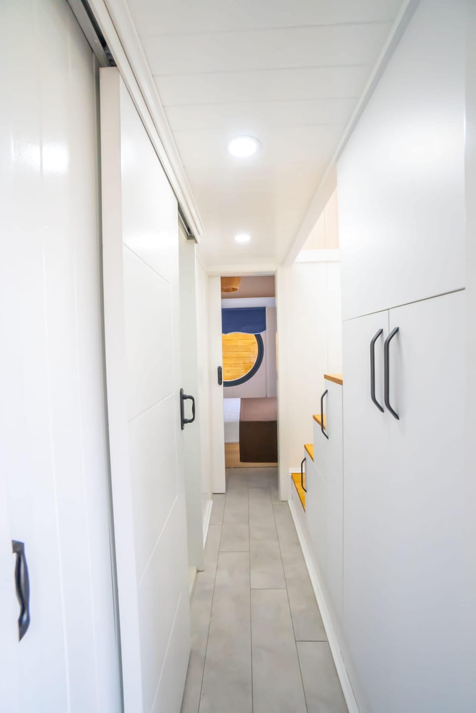 Comfort Twin Room, Terrace | Bathroom | Free toiletries, hair dryer, slippers, towels