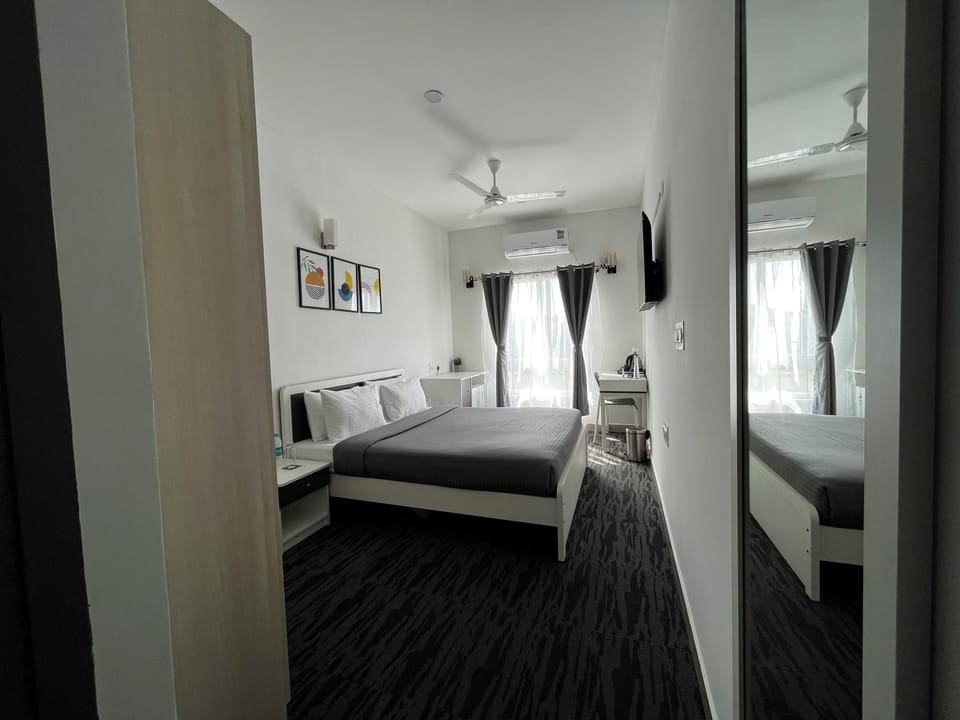 Deluxe Room, 1 Double Bed | 1 bedroom, iron/ironing board, free WiFi, bed sheets