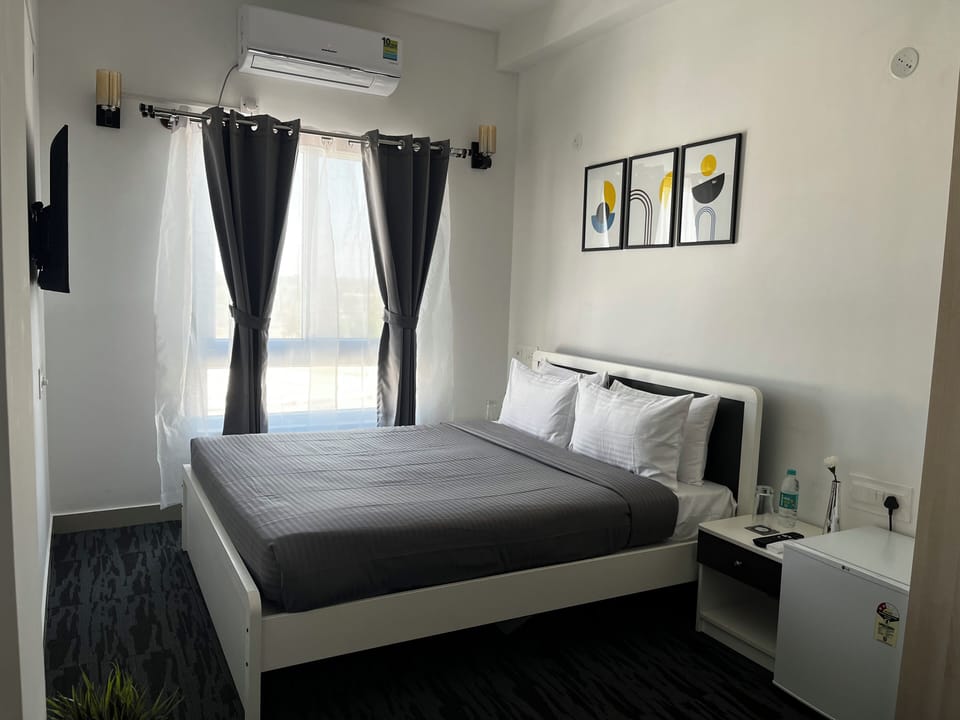 Deluxe Room, 1 Double Bed | 1 bedroom, iron/ironing board, free WiFi, bed sheets