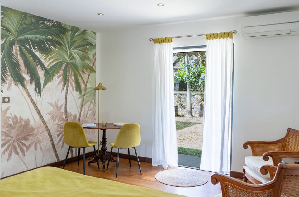Deluxe Room (Topaze) | Premium bedding, desk, laptop workspace, iron/ironing board