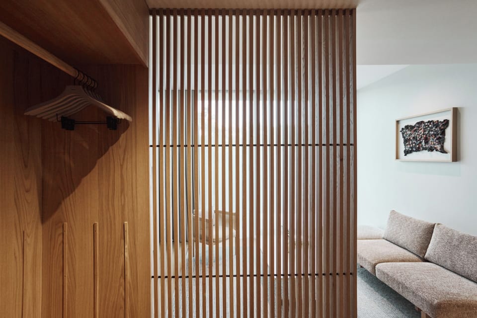 PARK VIEW SUITE + BALCONY | Living area