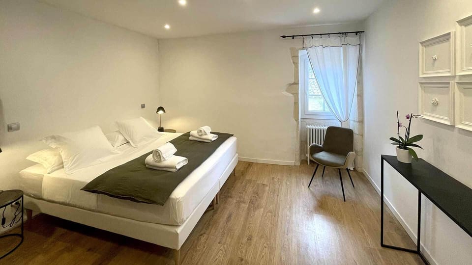 Deluxe Double Room, 1 King Bed, Pool Access, Garden View | Frette Italian sheets, premium bedding, Select Comfort beds