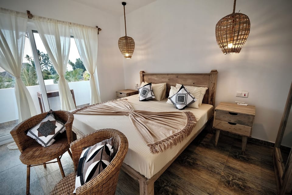 Deluxe Room | 1 bedroom, premium bedding, minibar, in-room safe