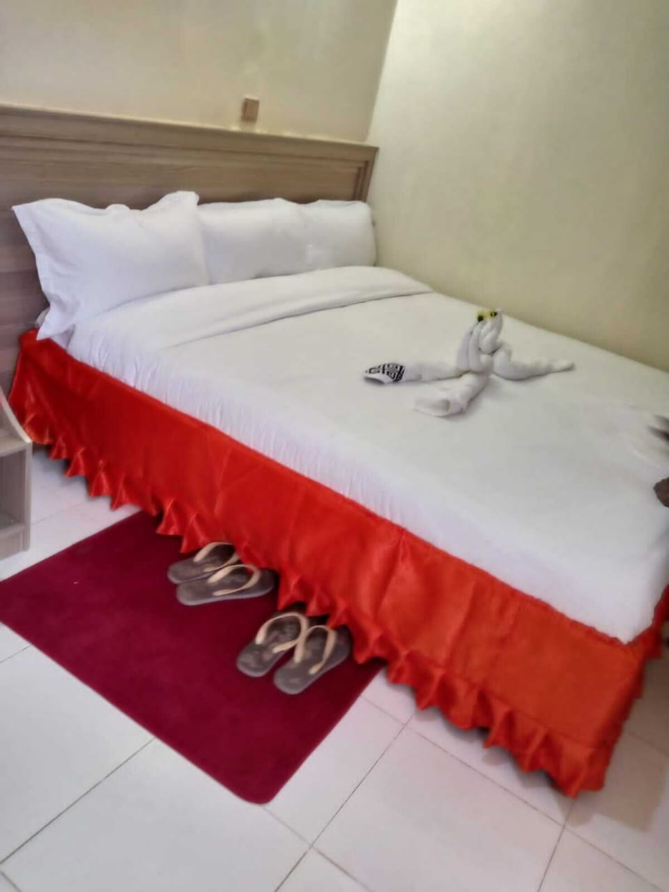 Elite Single Room | Egyptian cotton sheets, premium bedding, down comforters, pillowtop beds