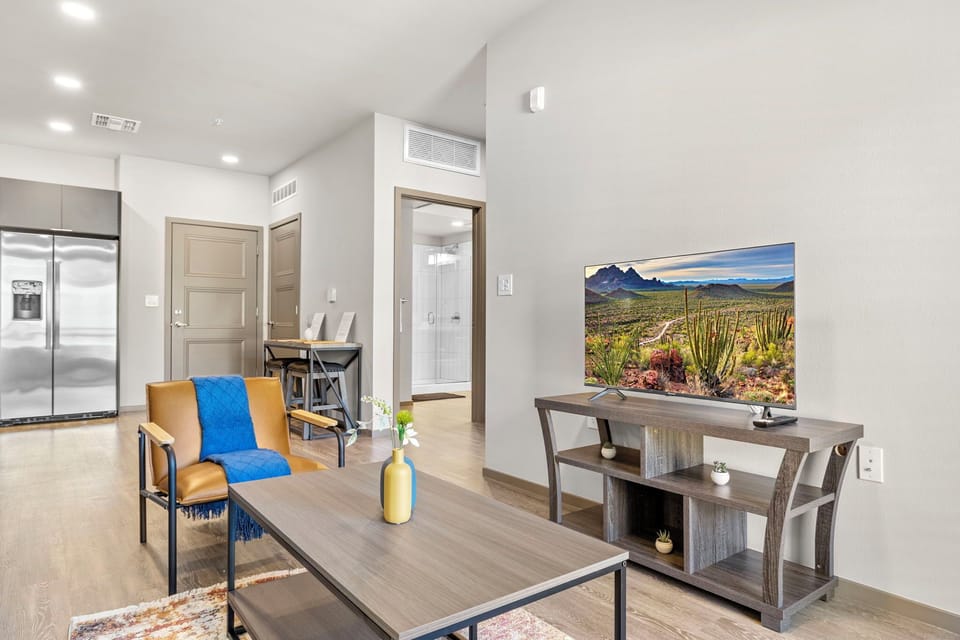 Apartment, 3 Bedrooms | Living area | 40-inch Smart TV with digital channels, TV, Netflix