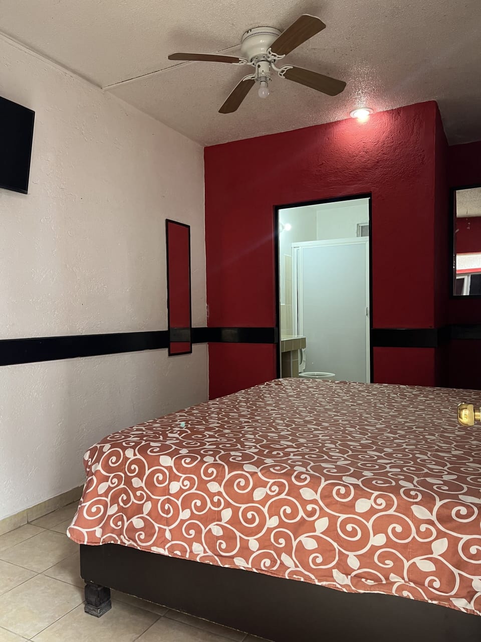 Basic Room | Free WiFi, bed sheets