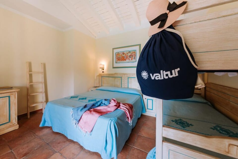 Classic Quadruple Room | Minibar, cribs/infant beds, internet, bed sheets