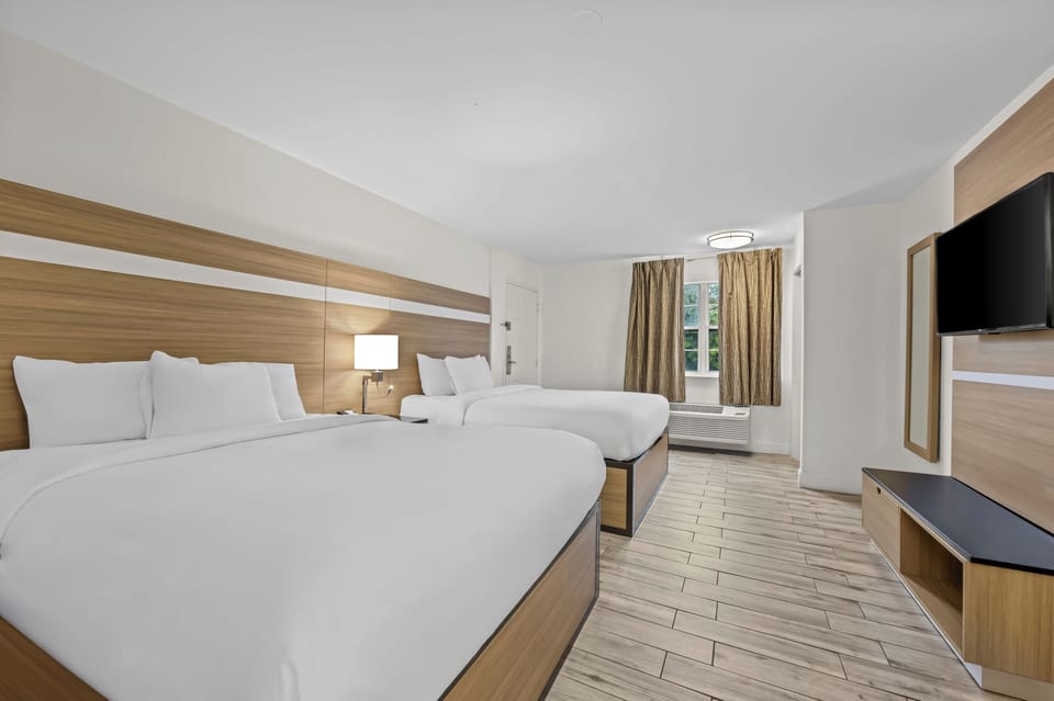 Standard Room, 2 Double Beds, Non Smoking | Free WiFi, bed sheets