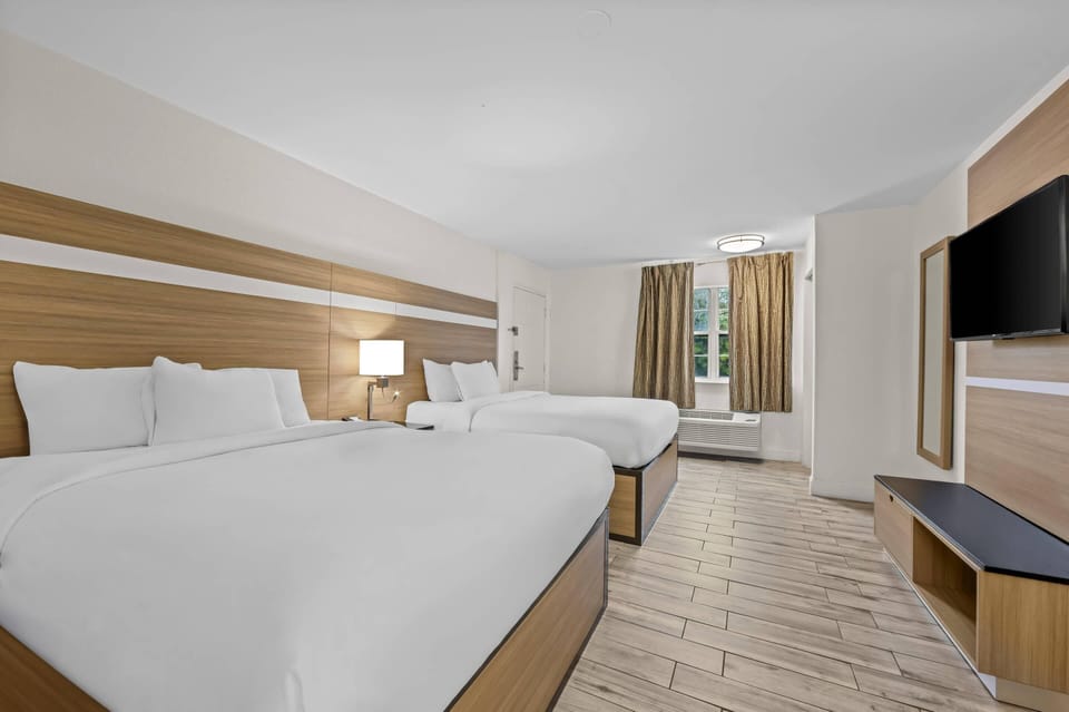 Standard Room, 2 Double Beds, Non Smoking | Free WiFi, bed sheets