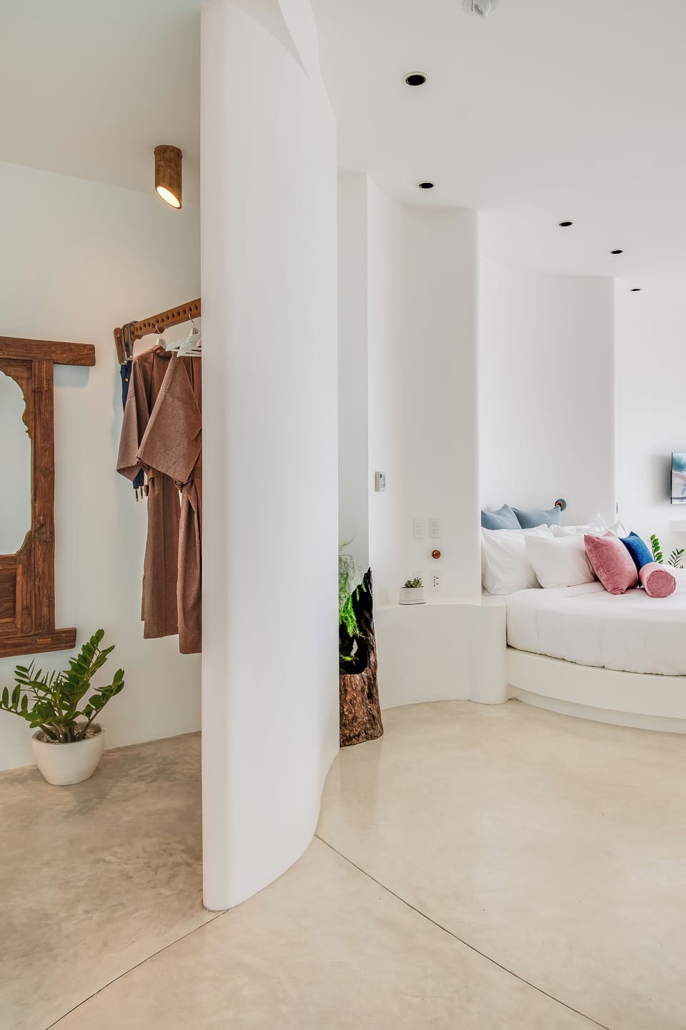 Romantic Room | Living area | Smart TV