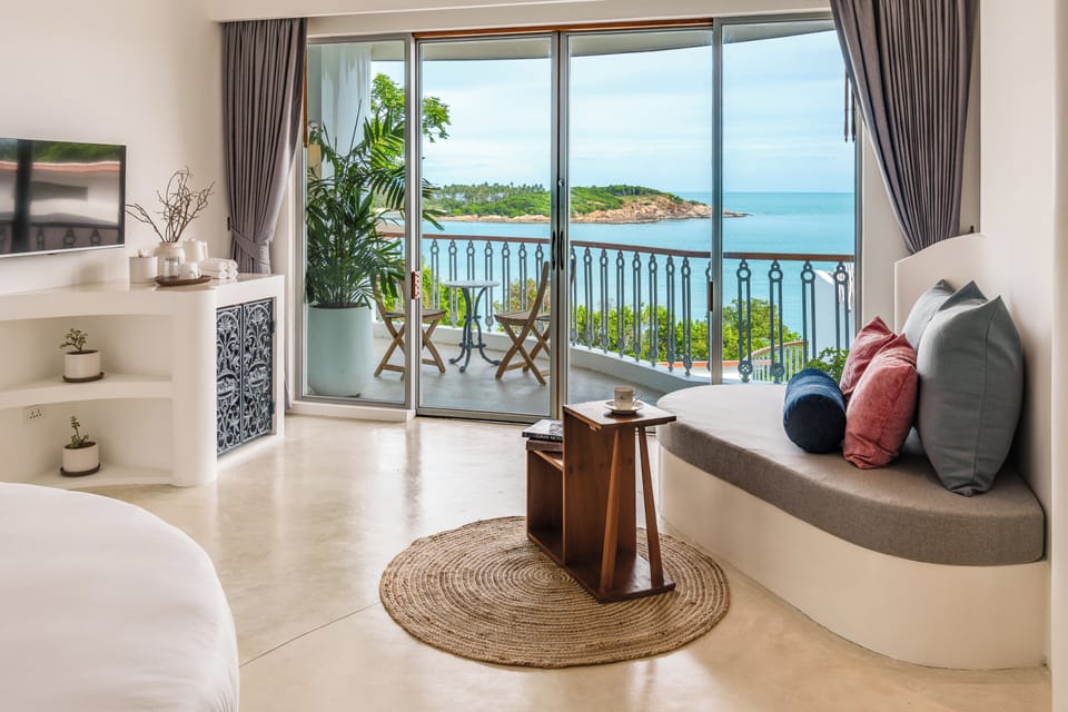 Romantic Room | Living area | Smart TV