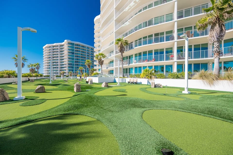 Condo, 2 Bedrooms | Property grounds