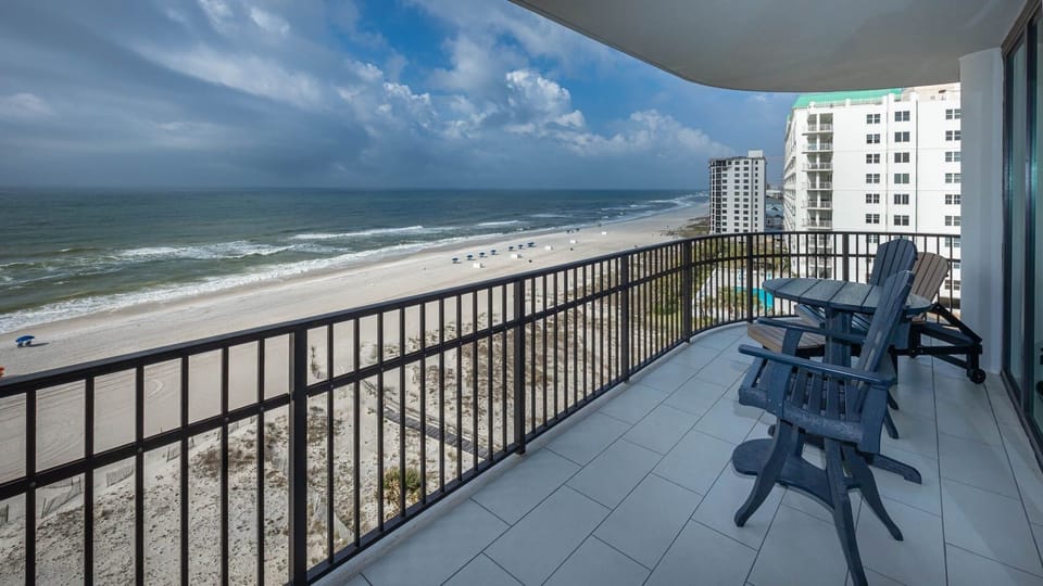 Condo, 3 Bedrooms | Property grounds