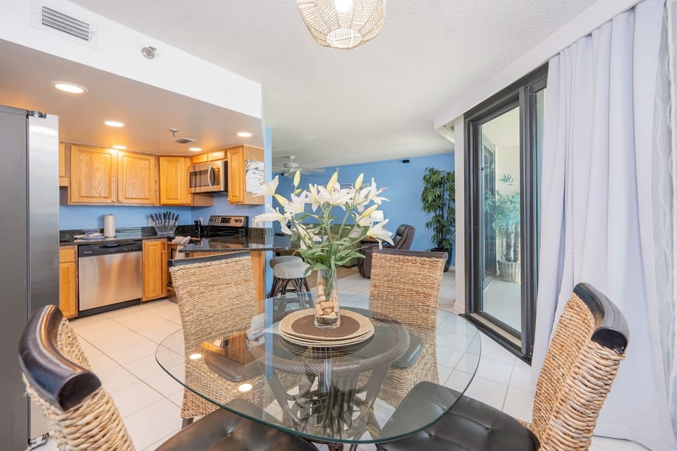 Condo, 1 Bedroom | Dining