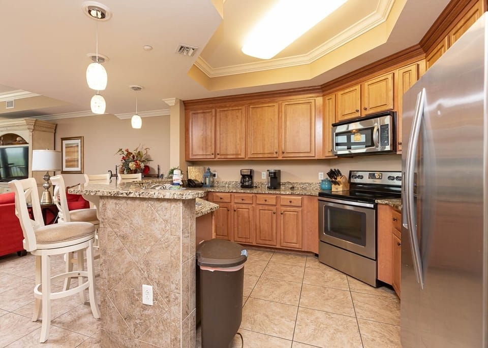 Condo, 3 Bedrooms | Private kitchen | Coffee/tea maker, fridge, oven