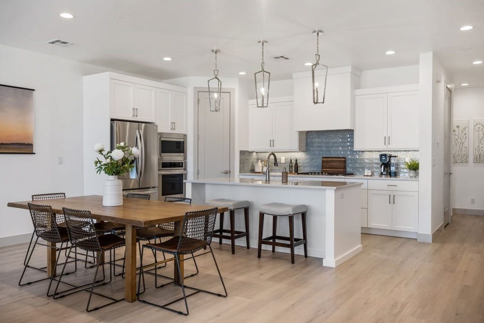 Townhome, 4 Bedrooms | Private kitchen | Fridge, oven, coffee/tea maker, toaster