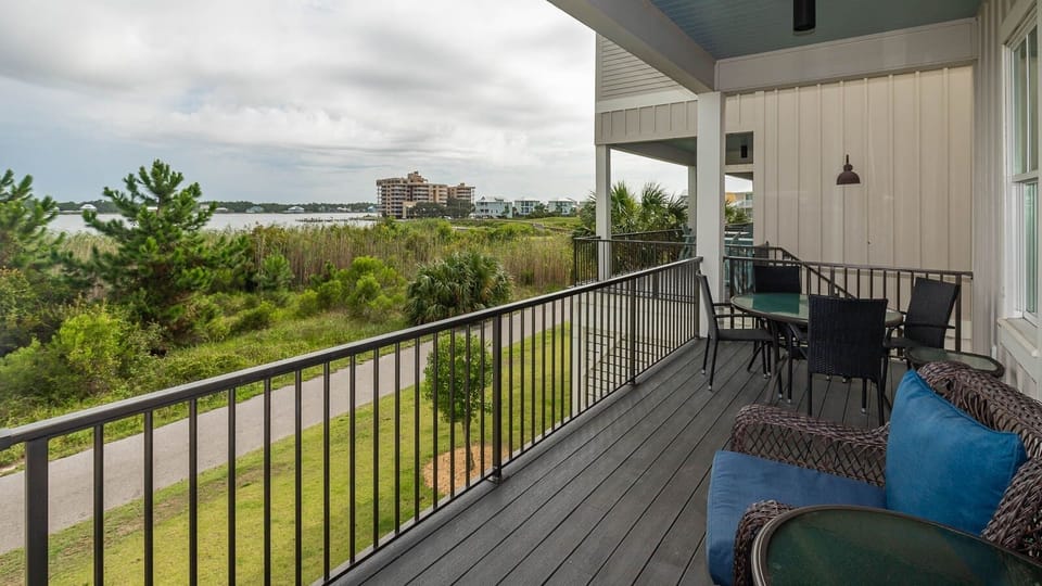House, 3 Bedrooms | Property grounds