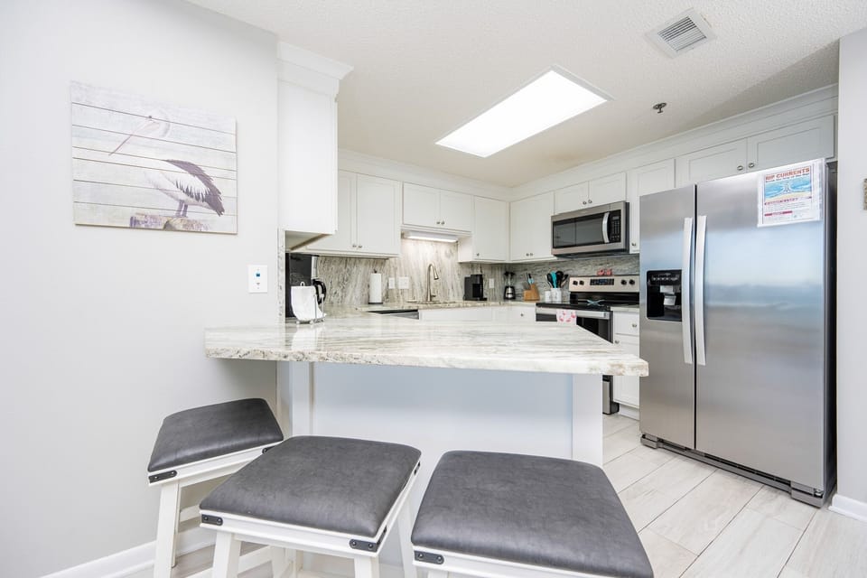 Condo, 3 Bedrooms | Private kitchen | Coffee/tea maker, fridge, oven