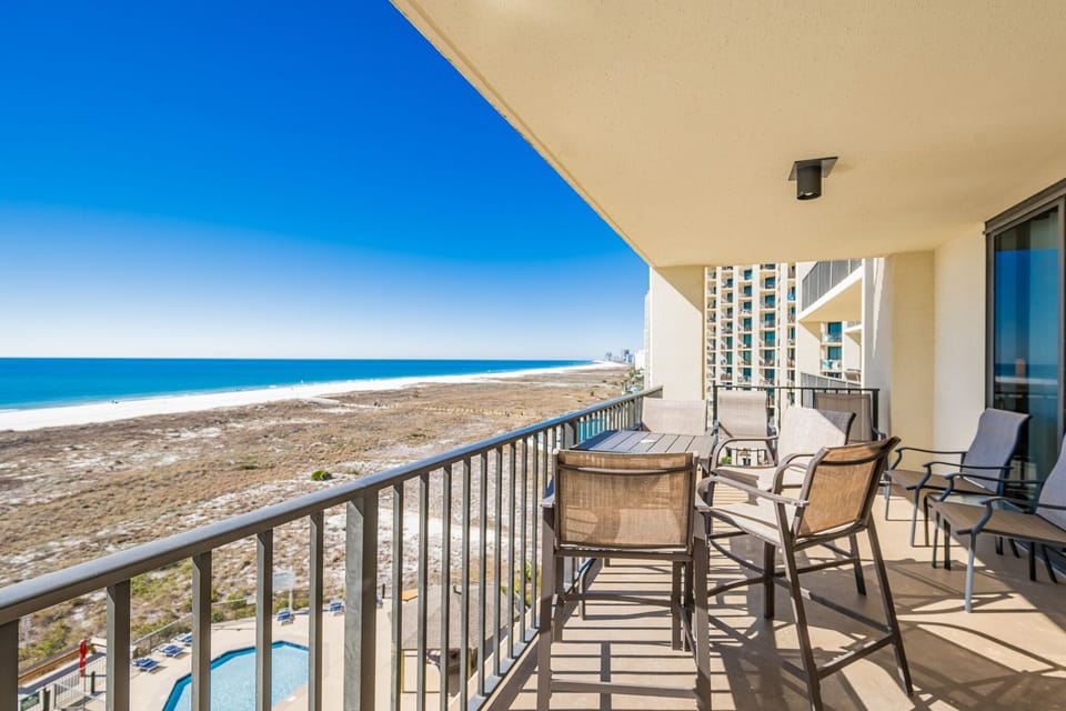 Condo, 3 Bedrooms | Property grounds