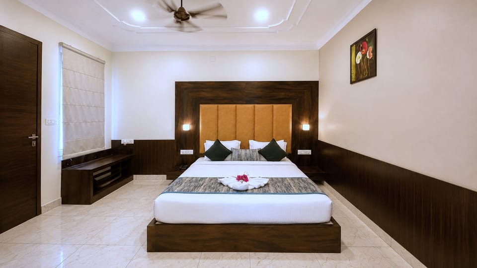 Courtyard Pool View Room with Private Balcony | Exterior detail