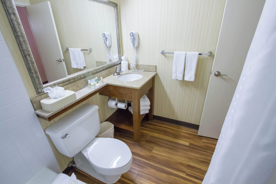 In-room safe, desk, blackout drapes, soundproofing