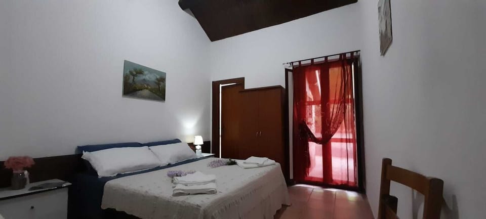 Basic Double or Twin Room, 1 Bedroom, Accessible, Valley View | Hypo-allergenic bedding, individually decorated, individually furnished