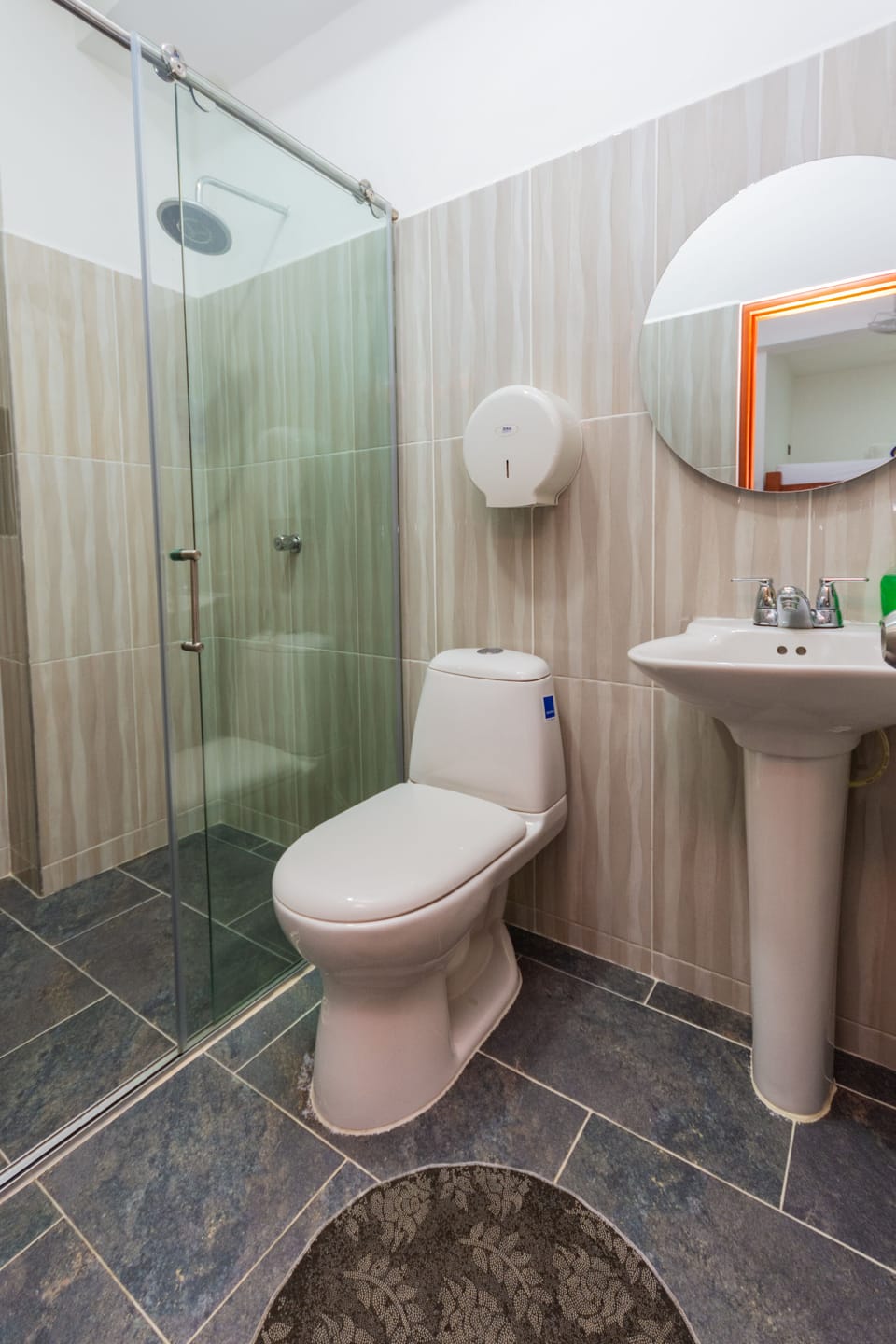 Shower, rainfall showerhead, heated floors, towels