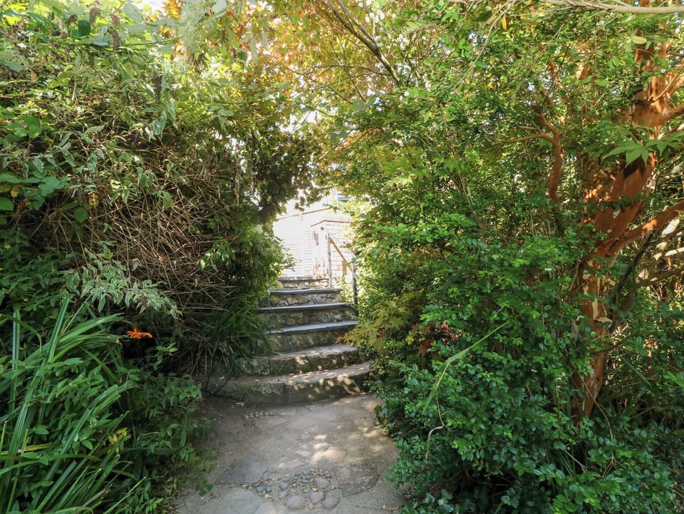 Cottage | Property grounds