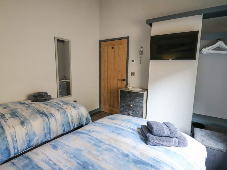 Cottage | 2 bedrooms, individually decorated, individually furnished, free WiFi