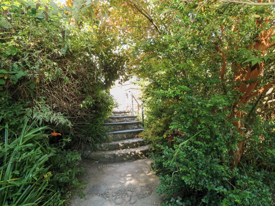 Cottage | Property grounds