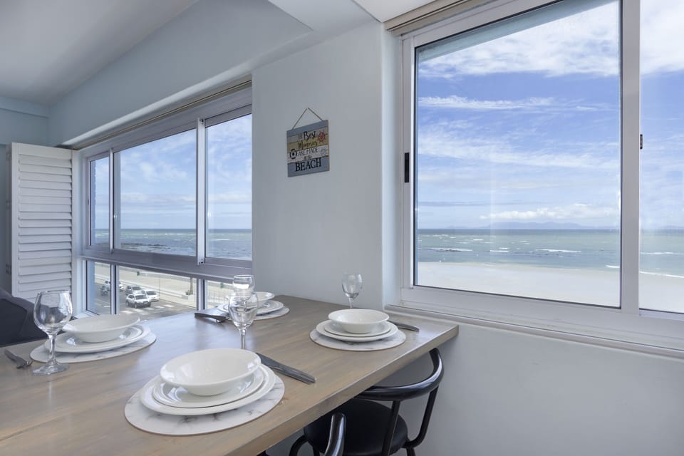 Apartment (2 Bedrooms) | Front of property