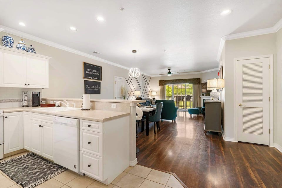 Condo, Multiple Beds, Patio, Garden View (Kings Hideaway ) | Interior