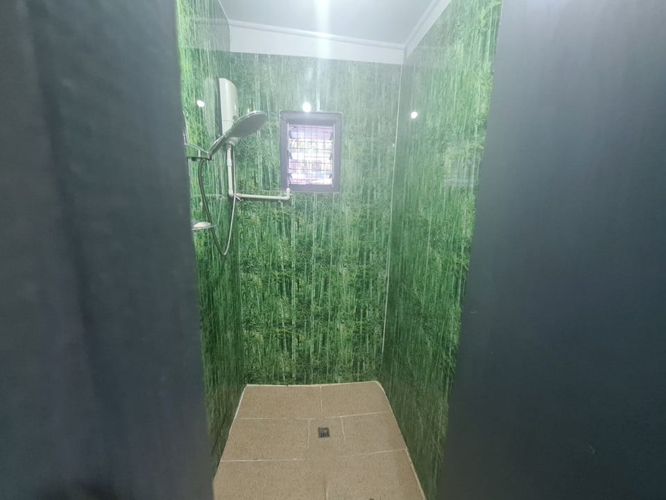 Basic Double or Twin Room, 1 Bedroom, Non Smoking, Shared Bathroom | Free WiFi, bed sheets
